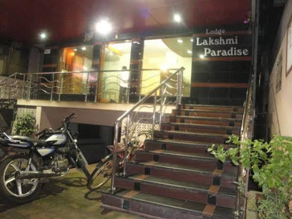 Oyo Hotel Lakshmi Paradise วิสาขปัตนัม ภายนอก รูปภาพ