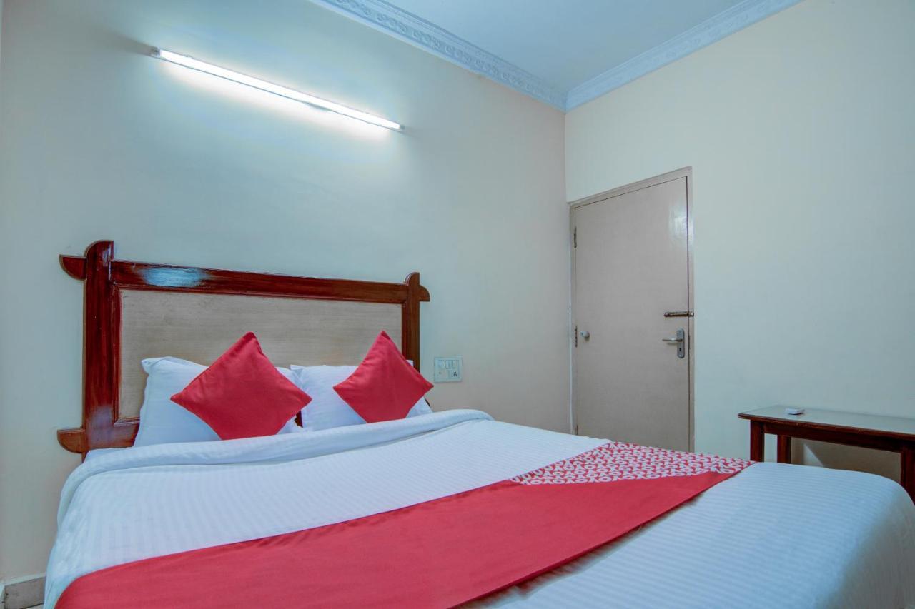 Oyo Hotel Lakshmi Paradise วิสาขปัตนัม ภายนอก รูปภาพ