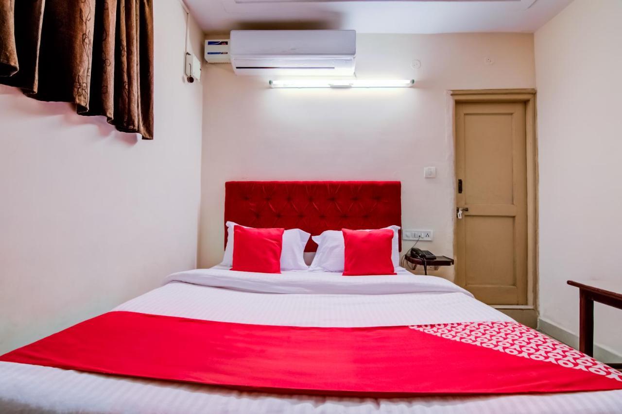 Oyo Hotel Lakshmi Paradise วิสาขปัตนัม ภายนอก รูปภาพ