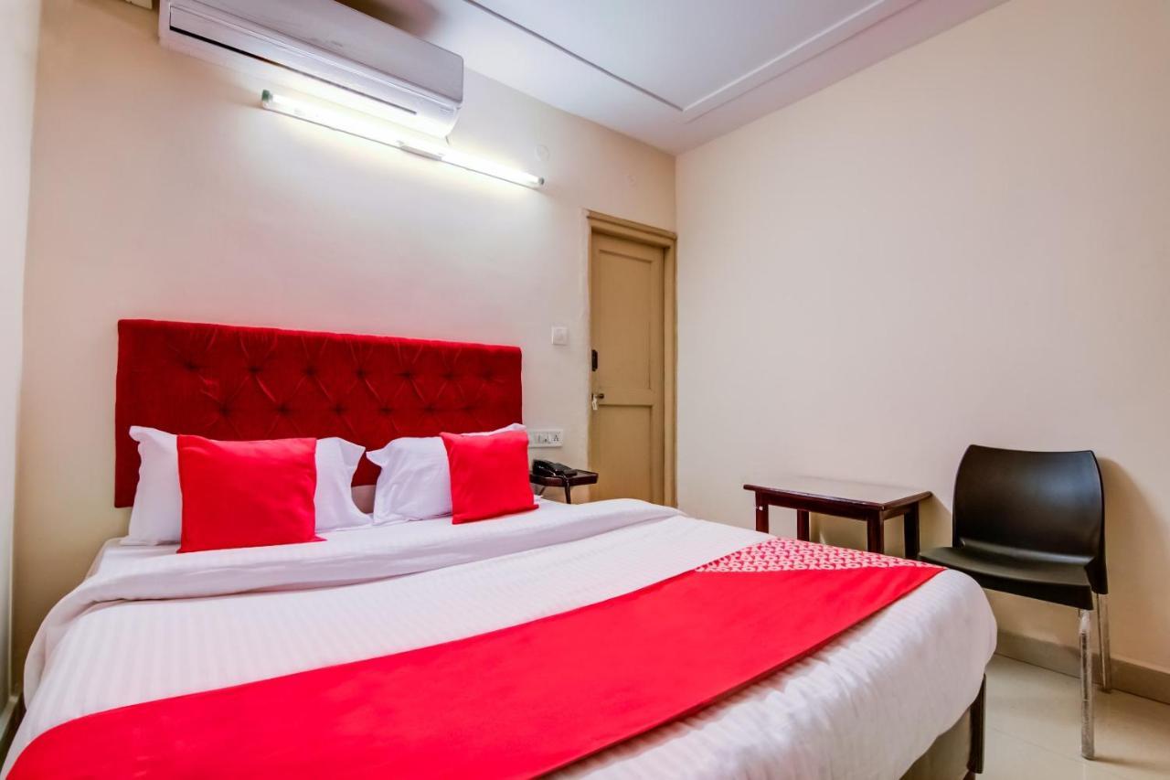 Oyo Hotel Lakshmi Paradise วิสาขปัตนัม ภายนอก รูปภาพ